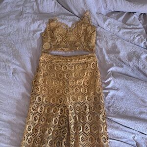 Windsor Mustard Lace 2-piece Set